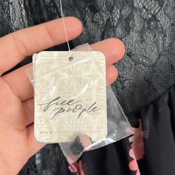 Free People Daphne Blouse in Black Pink Floral Lace Long Sleeve Top Size Small - Picture 11 of 13